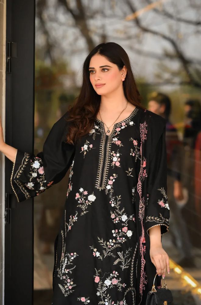 Summer Unstitch 3Piece Lawn Embroidered Suit-731